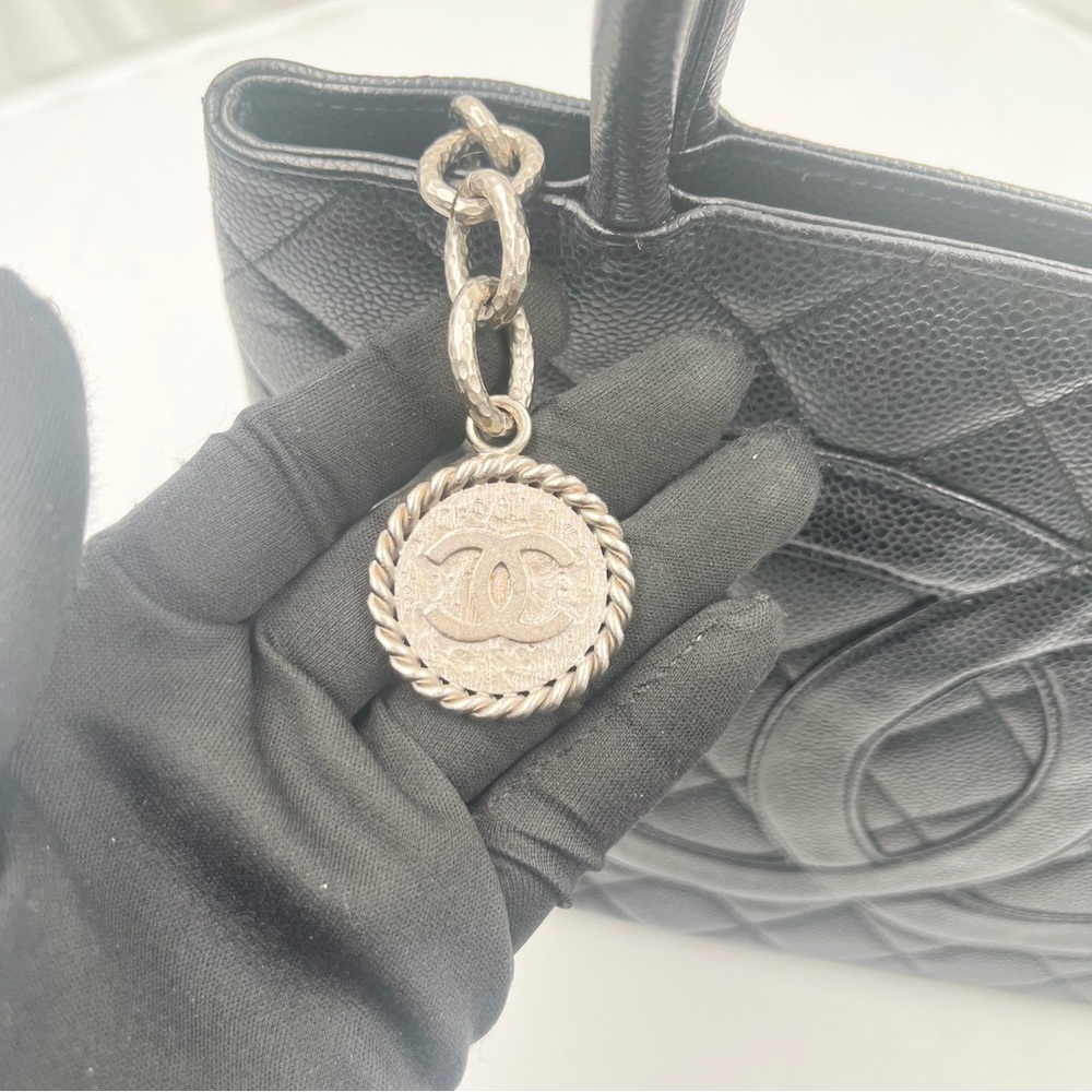 CHANEL Medallion Tote Bag Black Caviar Leather - Picture 9 of 13